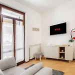 Eap Suites 2, Verona